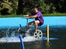 OBRAZEM: Vodní hrátky! O cenu vodníka Březuly se v Březně u Chomutova utkaly týmy v netradičních soutěžích