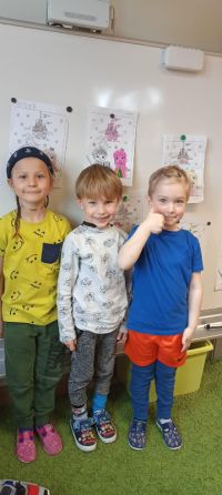 OBRAZEM: Děti z mateřinky z Března u Chomutova si užily Apríl aneb „Den naruby“