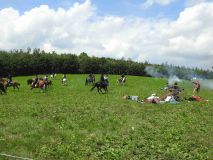 OBRAZEM: Indiáni a jezdecká kavalerie svedli v Březně u Chomutova bitvu o zlato. Konalo se tam další pokračování Posledních indiánských válek