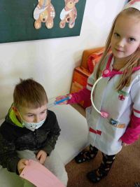 NAPSALI JSTE NÁM: Děti z mateřinky v Bitozevsi se v rámci týdenního bloku \