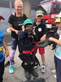 OBRAZEM: Děti z příměstského tábora z Teplic navštívili hasiče v Duchcově