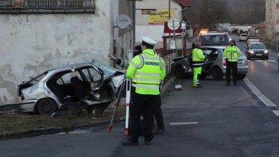 Co se stalo před nehodou v Havrani? Řidič ujížděl policistům, měl k tomu hned několik důvodů!
