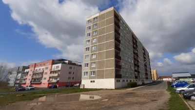 Zastupitelé schválili záměr prodeje bytů v ulici Dr. Kůrky v Žatci. Prodejní cena je ale stále nejasná