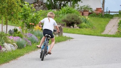 V létě se děti mnohem více věnují sportovním aktivitám. A dochází i k více úrazům. Ilustrační foto: Pixabay/CC0