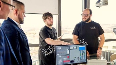 Žatec m&aacute; evropsk&eacute; stř&iacute;bro! Studenti SP&Scaron;E zaz&aacute;řili v Praze s ochranou proti blackoutům