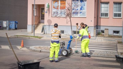 Oprava přechodů pro chodce v Podbořanech. Foto: Laurencia Helásková