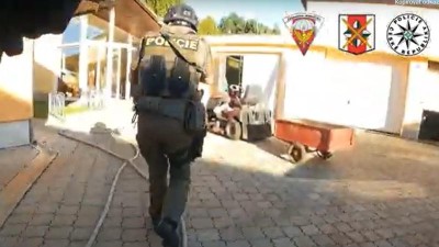 VIDEO: Pozitivní zářez si při lovu lumpů z drogového podsvětí tentokrát udělali mostečtí policisté