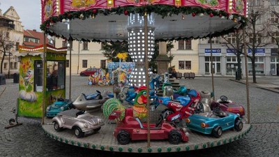 Kolotoč na Mírovém náměstí v Lounech bude v provozu každý den až do Vánoc