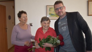 Paní Zora Těhlová oslavila sté narozeniny. Foto: město Žatec