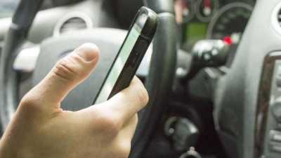 Nov&aacute; vlna fale&scaron;n&yacute;ch SMS zpr&aacute;v vyz&yacute;v&aacute; k &uacute;hradě m&yacute;tn&eacute;ho nebo pokut. Nereagujte na ně, jde o podvod