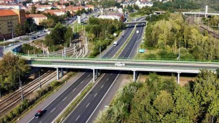 Silniční koridor na okraji Mostu. Foto: e-deniky.cz