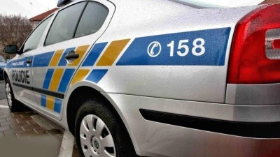 Policisté pátrají po zloději, který se na okraji Podbořan vloupal do garáže