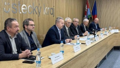 Podpis smlouvy. Foto: Krajská zdravotní