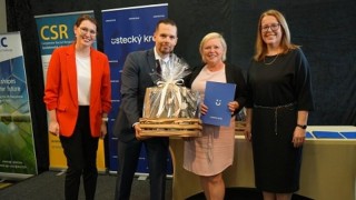 Nejvyšší počet bodů v kategorii „VEŘEJNÝ SEKTOR – ostatní do 50 zaměstnanců“ získala Městská knihovna Louny, p.o. Foto: Ústecký kraj