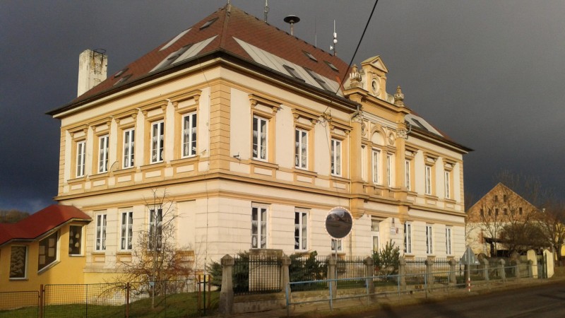 Škola ve Staňkovicích u Žatce. Foto: Obec Staňkovice u Žatce