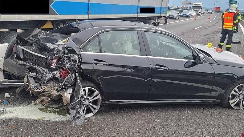 Nehoda na dálnici D8. Foto: HZS Ústeckého kraje