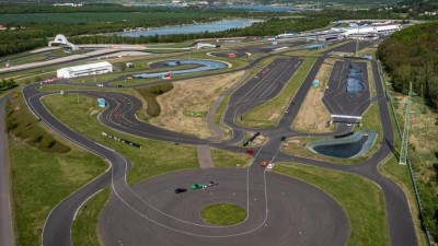 Místo burácejících motorů tenisky. Opět se chystá akce Rozběhej autodrom