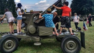 Ani na letošních slavnostech nebude chybět výstava vojenských vozidel a techniky. Foto: Ilona Kaulfuss