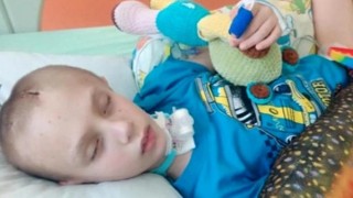 Dev&iacute;tilet&yacute; Jon&aacute;&scaron; už vn&iacute;m&aacute;. Bude potřebovat řadu rehabilitac&iacute;, aby se jeho stav co nejv&iacute;ce zlep&scaron;il. Zdroj: Donio