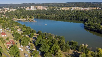 KAMENCOVÉ JEZERO. ZOOPARK CHOMUTOV / FOTO ROMAN DUŠEK 