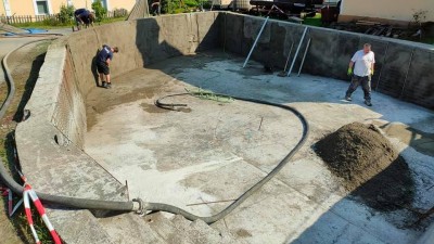 FOTO: V Břínkově se po více než 20 letech opraví a napustí protipožární nádrž