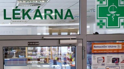 Kam pro léky 28. října? Krajská zdravotní zveřejnila otevírací dobu lékáren