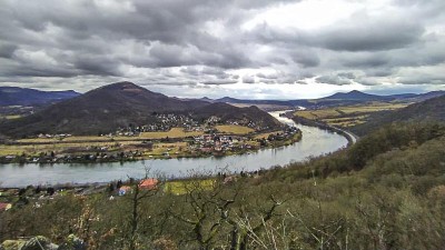 Skalní vyhlídka nad meandrem Labe. Foto: Martina Nováková