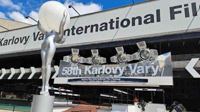 Karlovy Vary ožívají, svátek filmu začíná! Které hvězdy můžete potkat?