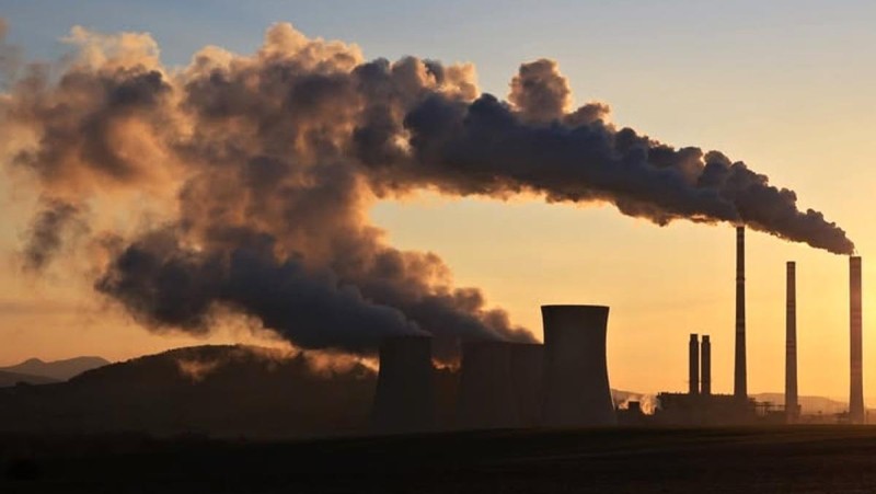  Elektr&aacute;rna Počerady mezi Mostem a Louny. Foto: Sev.en