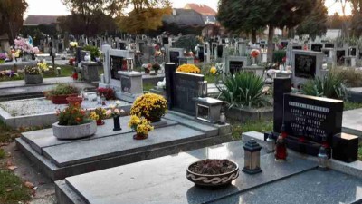 Městský hřbitov v Žatci má do neděle delší otvírací dobu