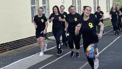 Odsouzené ženy z Drahonic se zúčastnily virtuálního běhu se žlutou stužkou