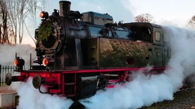 TIPY NA V&Iacute;KEND: Od Noci divadel a historick&yacute;ch vlaků až po ko&scaron;t v&iacute;na a oslavu Zdeňka Svěr&aacute;ka