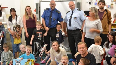 FOTO: Odsouzené ženy z Drahonic vyrobily hračky pro děti ze žatecké speciální školky