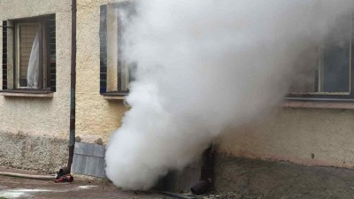 Hasiči zasahovali u požáru rodinného domu v Počeradech