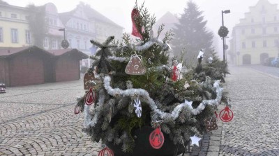 Školky a školy se podílejí na vánoční výzdobě náměstí Svobody