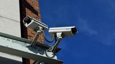 V ulici &Scaron;tef&aacute;nikova v Lounech dohl&iacute;ž&iacute; na odkl&aacute;d&aacute;n&iacute; odpadu nov&aacute; kamera