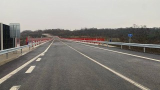 První auta se zde projedou již dnes. Foto: Jitka Fárová 