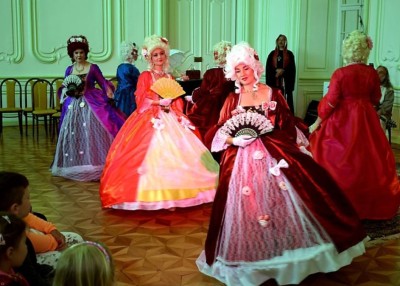 CHYSTÁ SE: Plesy šlechty a zábavu aristokratů návstěvníkům přiblíží noční kostýmované prohlídky na zámku Stekník