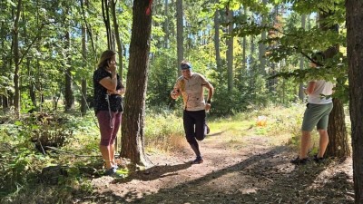 Orientačnímu běhu se věnují nadšenci od dětských let až po seniory. Pojďte si tento sport vyzkoušet na Lesnou. Foto: KOB Litvínov
