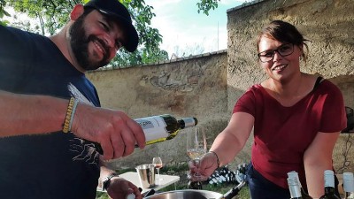 Vinaři z Podkrušnohoří a Středohoří přivítají jaro ochutnávkou v komnatách na zámku Pátek