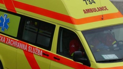 AKTUÁLNĚ: U Strojetic boural osobák. Auto skončilo mimo silnici