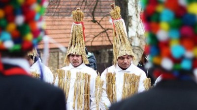 TIPY NA V&Iacute;KEND: Kraj ovl&aacute;dnou ma&scaron;kary, plesy i jarn&iacute; &uacute;klid