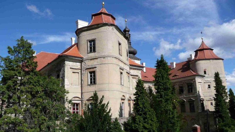 Foto: Z&aacute;mek Jezeř&iacute;