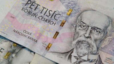 Minimální mzda by se podle odhadů měla v příštím roce zvednout na 20 600 korun