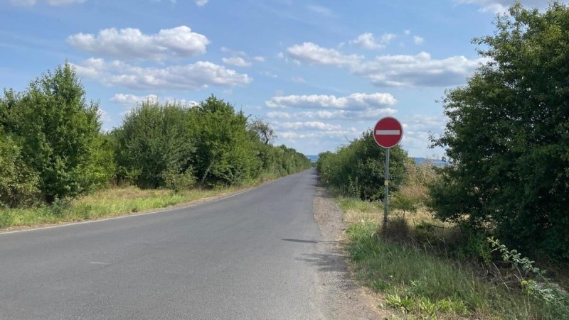 V zatáčce u zóny Triangle se ve zlomu ulic Západní a Jižní již nedostanete do ulice Generálská. Je z ní jednosměrka. Foto: Jakub Franc