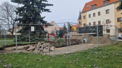 Rekonstrukce pobytové plochy na Náměstí Rudé armády v Lounech je v plném proudu