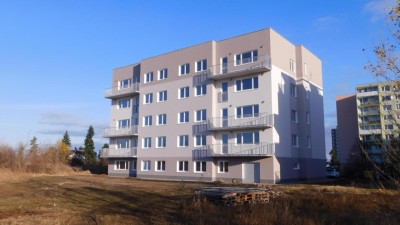 FOTO: Nový bytový dům v Žatci u TESCO je hotový