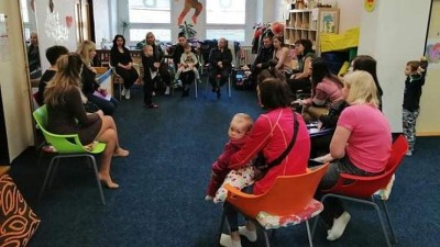 V Lounech byl zřízen adaptační klub pro ukrajinské děti. Zajišťuje volnočasové aktivity i vzdělávání
