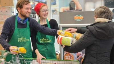 V sobotu se po celém Česku opět koná další ročník Sbírky potravin. Jak se můžete zapojit?