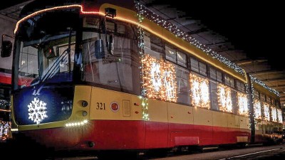 V Mostě můžete vidět speciálně nazdobenou vánoční tramvaj